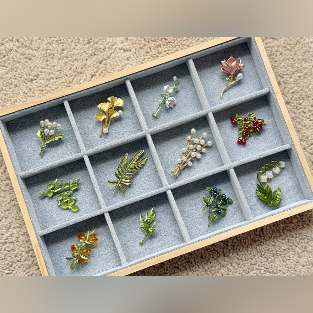 $20 each! Pick 3 for $50! Floral Metal Brooch Pins Set